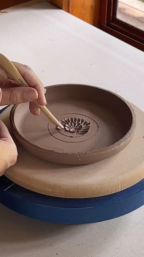 UK Organic & Natural Health Show | Discover more ways to spruce up your kitchen @bestofnatureshow this summer! __ Re share @finpotterytools How to make a garlic grater 🧄 … | Instagram Ceramic Garlic Grater, Garlic Grater Plate, Garlic Grater, Plate Pottery, Pottery Form, Ceramic Tableware, Natural Health, Garlic, Hobbies