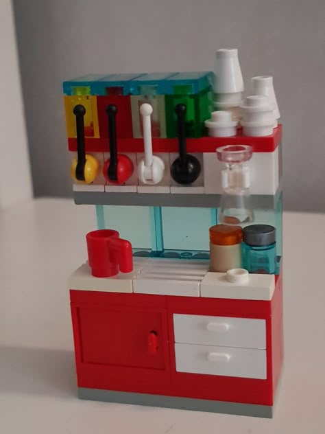 Diy Lego Set Ideas, Cool Lego Builds Easy, Cute Lego Builds Easy, Easy Things To Make Out Of Legos, Lego Making Ideas, Tiny Lego Creations, Lego Household Items, Cool Lego Ideas Easy, Cool Things To Build With Legos