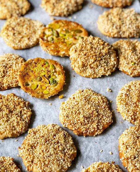 Barazek (Sesame Seed Cookies) - Fufu's Kitchen Jordanian Recipes, Sesame Seed Cookies, Arabic Dishes, Arabisk Mad, Sesame Seeds Recipes, Lebanese Desserts, Seed Cookies, Sesame Cookies, Arabic Dessert