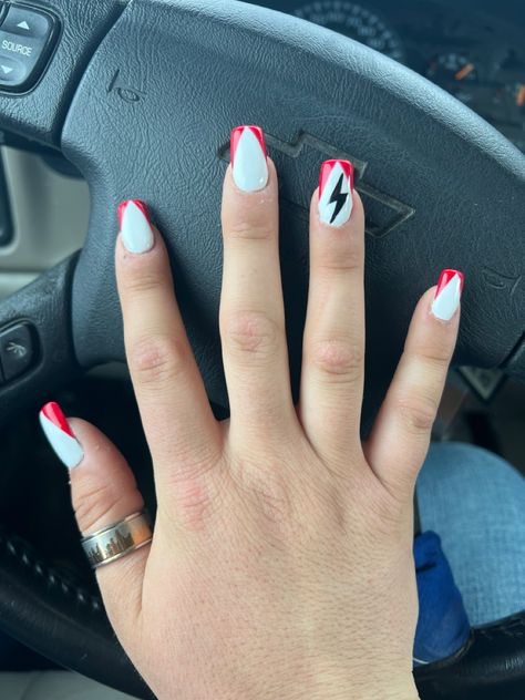 Nails Western Rodeo, Cute Spring Birthday Nails, Western Sns Nails, Cowboy Hat Nails Design, Nails Acrylic Western Simple, Western Nails Country Simple, Red Punchy Nails, Red Western Nails Acrylic, Cowpoke Nails