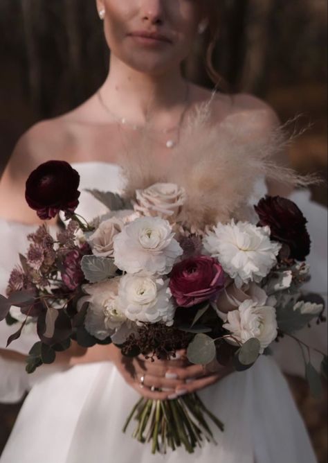 Baroque Wedding Flowers, Moody Burgundy Bouquet, Moody Romantic Wedding Bouquet, Moody Fall Bouquet, Alexandracore Aesthetic, Burgundy Flower Bouquet, Minimalist Bridal Bouquet, Disneyworld Wedding, Moody Wedding Bouquet