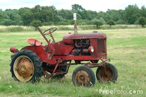 Love old tractors!  so much personality! Free Use Images, Massey Harris, Tractor Pictures, Farmall Tractors, Old Tractor, Tractor Pulling, Antique Tractors, Red Tractor, Farm Living