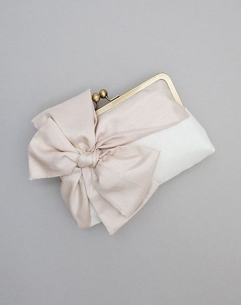 Champagne Clutch, Fancy Clutch Purse, Bridal Bow, Bridesmaid Clutch, Bow Clutch, Bridesmaid Clutches, Bridal Purse, Diy Bag Designs, Bridal Bag