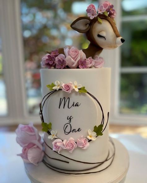 Bambi Cake Ideas, Newborn Cake Ideas, Deer Birthday Cake, Woodland Birthday Cake, Deer Cake, Deer Cakes, Cake Design Inspiration, Sixth Birthday, Woodland Cake