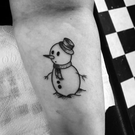 Snowman Tattoo, Traditional Tattoo Man, Grandma Tattoos, Small Snowman, Alien Artwork, Christmas Tattoo, Simplistic Tattoos, Fine Line Tattoos, American Traditional