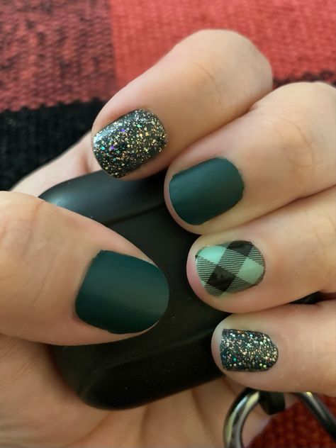 Color Street Matte Top Coat, Color Street St Patricks Day Nails, Color Street Mixed Mani, Colorstreet Combos, Interaction Posts, Nail Combos, Fun Manicure, Nail Glam, Nail Color Combos