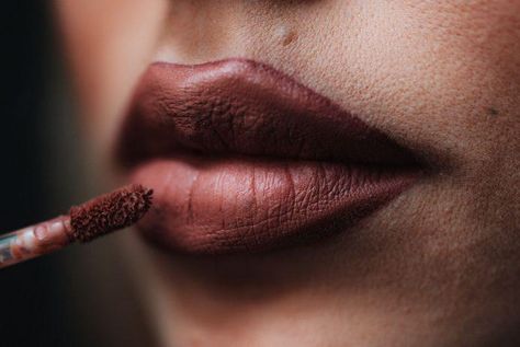 The best brown lipsticks for brown skin Lipstick Brown Skin, Lipstick Shades For Brown Skin, Lipsticks For Brown Skin, Best Brown Lipstick, Bronze Lipstick, Lipstick Brown, Lipstick On Brown Skin, Lipstick For Dark Skin, Lipstick Palette