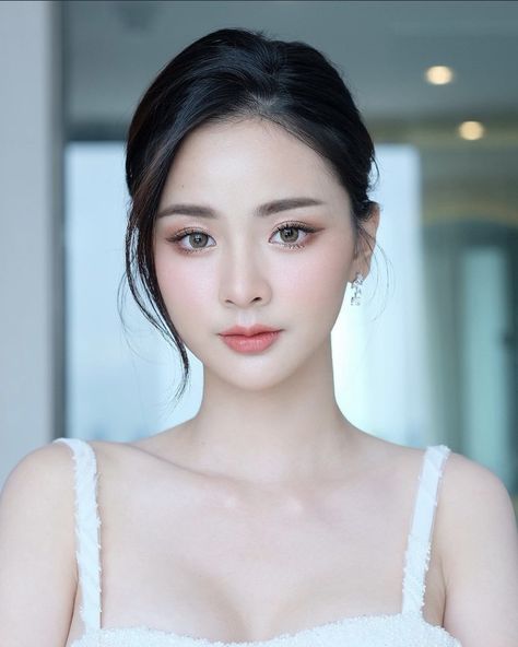 Bridal Hair Korean, Korean Wedding Makeup, Church Hairstyles, Katherine Langford, Korean Wedding, Asian Eyes, Asian Eye Makeup, Event Inspiration, Bridal Hair And Makeup