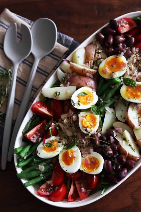 Jammy Eggs, Nicoise Salad Recipe, Tuna Nicoise Salad, Seared Ahi, Steamed Asparagus, Fresh Tuna, Nicoise Salad, Healthy Menu, Soft Boiled Eggs