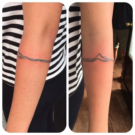 Mountain-band. #tattoo #machinefree #handpokedtattoo #stickandpoke #tattoonewzealand #tattoowanaka #holyskintattoo #armbandtattoo #mountaintattoo #lineartattoo Aqua Tattoo, Trend Tattoos, Tattoo Mountain, Tattoo Band, Armband Tattoos, Forearm Band Tattoos, Band Tattoo Designs, Hand Poked Tattoo, Forearm Tattoo Women