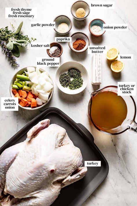 Turkey Rub Recipes Thanksgiving, Turkey Rub Recipes, Roasting A Turkey, Roasted Turkey Recipe, Best Thanksgiving Turkey Recipe, Butter Herb, Turkey Rub, Turkey Seasoning, Thanksgiving Vegetables