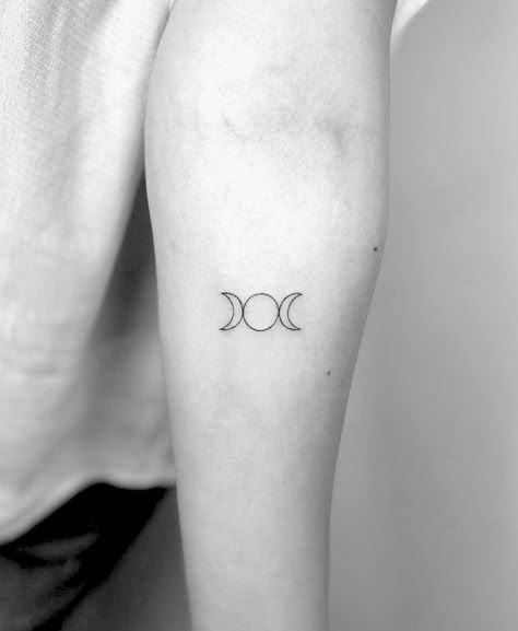 Triple Moon Tattoo, Feminine Moon Tattoo, Small Moon Tattoos, Our Mindful Life, Moon Tattoos, Witch Tattoo, Goddess Tattoo, Moon Tattoo Designs, Upper Arm Tattoos