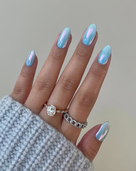 31 Cute Chrome Nails Designs for a Trendy Manicure Baby Blue With Chrome Nails, White And Blue Chrome Nails, Chrome Nails For Summer, Baby Blue Chrome Nails Almond, Blue Chrome Dip Nails, Beach Nails Chrome, Baby Blue Nails With Chrome, Light Blue Chrome Nails Designs, Sky Blue Chrome Nails