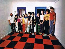 Emily Forgot: AMES ROOM Ames Room, Funny Optical Illusions, Room Video, Depth Perception, Cool Optical Illusions, Old Room, Natural Phenomena, Optical Illusion, Optical Illusions