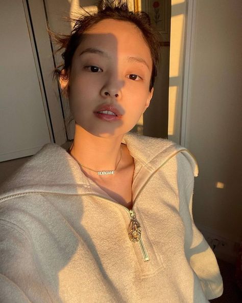 Jennie Kim Blackpink, Tolu, Love Is, Without Makeup, Jennie Lisa, Blackpink Fashion, Lalisa Manoban, Blackpink Jennie, Instagram Update