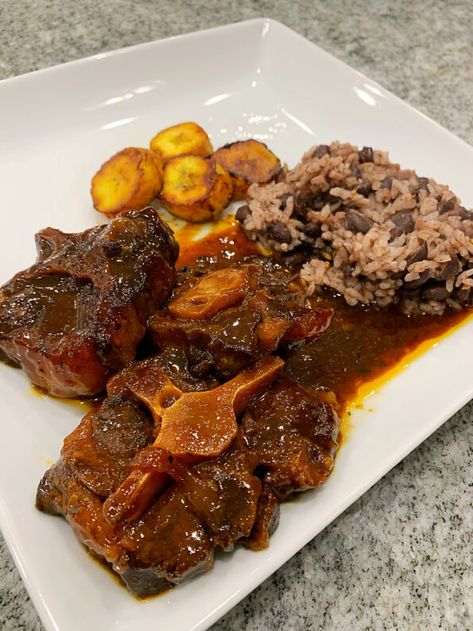 Jerk Oxtails Crockpot, Jerk Oxtails Jamaican Recipes, Jerk Oxtails, Oxtail Recipes Easy, Ox Tails, Bahamian Food, Jamaican Oxtail, Jamaican Cuisine, Oxtail Recipes