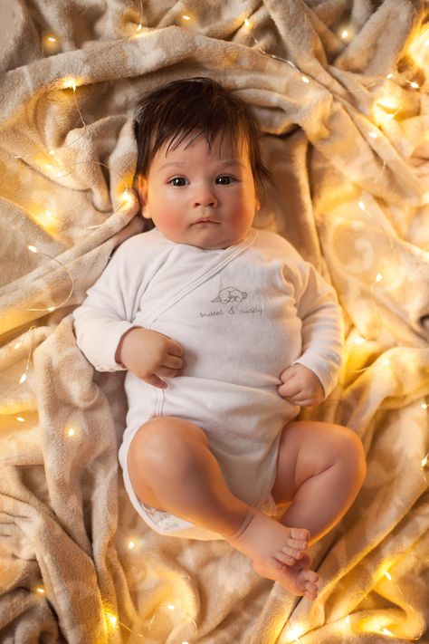 5months Baby Photoshoot Ideas, 2 Month Baby Boy Picture Ideas, Baby Pics Ideas, 5months Baby Photoshoot, Baby Boy Christmas Photoshoot, Baby Photoshoot Ideas Boy, Freepik Christmas, Baby Boy Photoshoot Ideas, Boy Photo Ideas