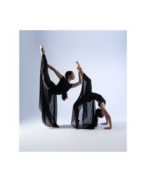 2 Person Dance Poses, Duo Dance Poses, Dance Duet Poses, Contemporary Dance Poses, Ballet Photoshoot, Dance Duet, Dance Picture Poses, Photos Bff, Dance Photography Poses