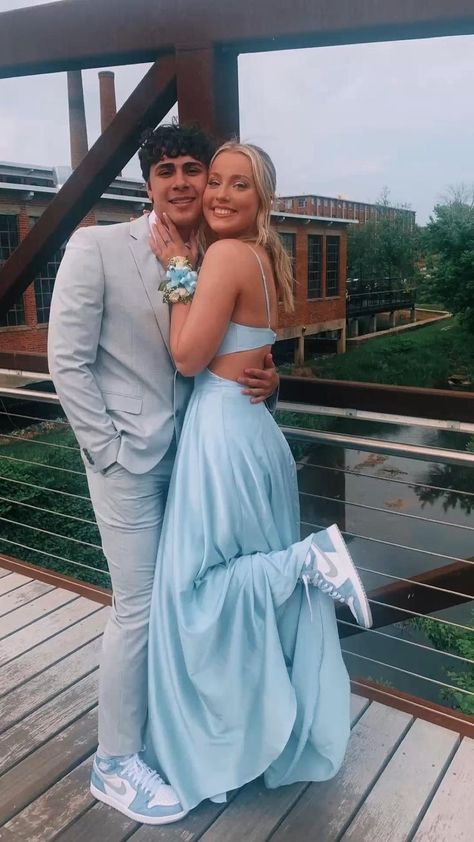 Prom Matching Couples, Blue Prom Couple, Matching Prom Outfits, Matching Couple Shoes, Couple Prom Outfits, Homecoming Couples Outfits, Homecoming Couples, Prom Couples Outfits, Blue Satin Prom Dress