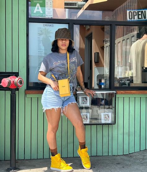 Keyshia Cole, Outfit Goals, In Hollywood, Classy Outfits, Beautiful Day, Style Icons, Outfit Of The Day, Active Wear, Fashion Inspo