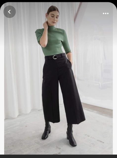 Cropped Pants Outfit, Black Cropped Trousers, Belted Trousers, Look Jean, Green Trousers, Belted Pants, Over 50 Womens Fashion, Mode Inspo, Work Wardrobe