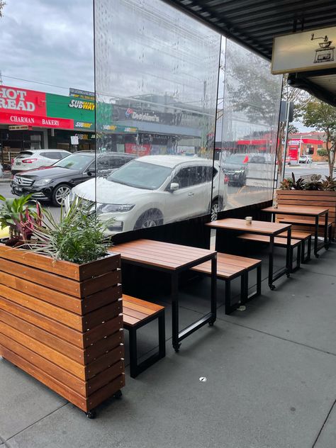 Wooden Chair For Restaurant, Table And Chairs For Restaurant, Sidewalk Cafe Design, Outdoor Eatery Design, Outdoor Restaurant Seating, Restaurant Outdoor Seating Ideas, Cafe Furniture Ideas, Cafe Outdoor Seating, Outdoor Restaurant Design Seating Areas