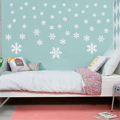 Frozen Girls Bedroom, Frozen Theme Room, Disney Frozen Bedroom, Frozen Themed Bedroom, Frozen Bedroom, Snowflake Wall, Frozen Room, Big Girl Bedrooms, Girl Bedroom Walls