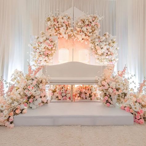 Wedding Throne Decoration, Wedding Throne, Dekor Akad, Pelamin Tunang, Pelamin Nikah, Engagement Stage Decoration, Nikah Decor, Wedding Table Decorations Centerpieces, Bride Groom Table