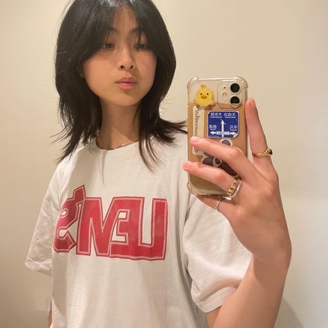 Hushcut Medium Hair, Medium Length Hair Wolfcut With Bangs, Hair Cut Wolfcut Girl, Wolf Cut Girls Short Hair, Wolf Cut Mullet Girl, Asian Girl Wolf Cut Hair, Asian Short Hair, Hair Inspiration Short, Shot Hair Styles