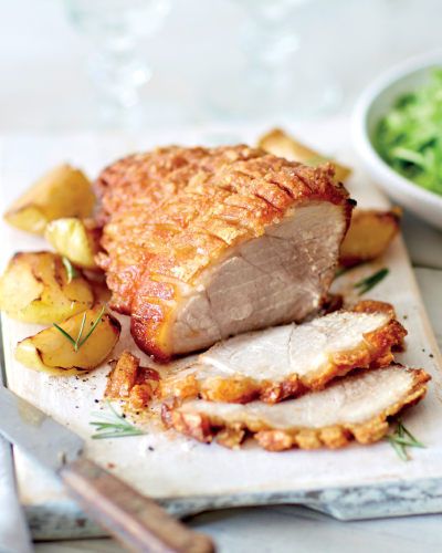 Roast Pork Leg, Christmas Pork Roast, Pork Leg Recipes, Roast Pork Crackling, Pork Leg Roast, Halogen Oven Recipes, Pork Leg, Aldi Recipes, Roasted Apples