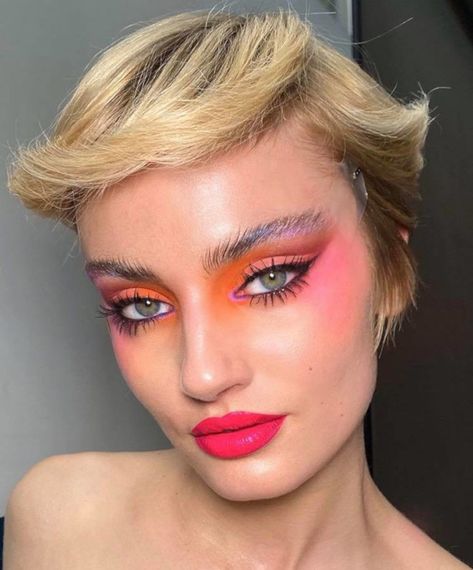 Trucco Glam, 80s Makeup Looks, 80’s Makeup, Photographic Makeup, 1980s Makeup, Disco Makeup, Blush Trend, 80s Makeup, Orange Makeup