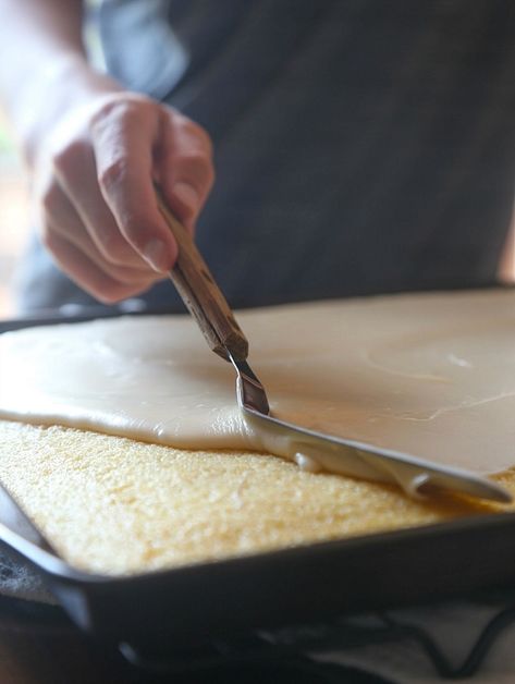 This Buttermilk Sheet cake is insanely tender and buttery, plus is a breeze to make. Your friends will be begging you for the recipe! Buttermilk Sheet Cake, Sheet Pan Cake, Cookies And Cups, Buttermilk Cake, Slab Pie, White Cake Recipe, Pan Cake, Black Cake, Buttermilk Recipes