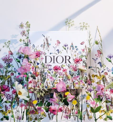 Dior Theme Wedding, Dior Garden Party, Miss Dior Party, Dior Garden, Dior Flowers, Dior Wedding, Dior Floral, Safari Decorations, Dream Wedding Decorations