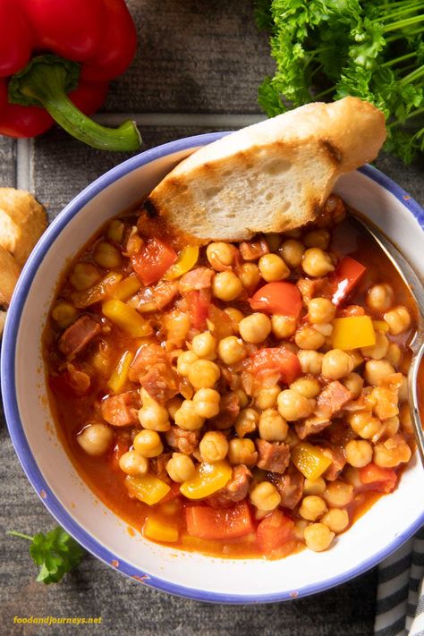 Spanish Chorizo and Chickpea Stew Grilling Vegetarian, Chorizo Recipes Dinner, Barbeque Sides, Easy Spanish Recipes, Spanish Chorizo, Traditional Spanish Recipes, Vegetarian Grilling, Summer Barbeque, Organic Cooking