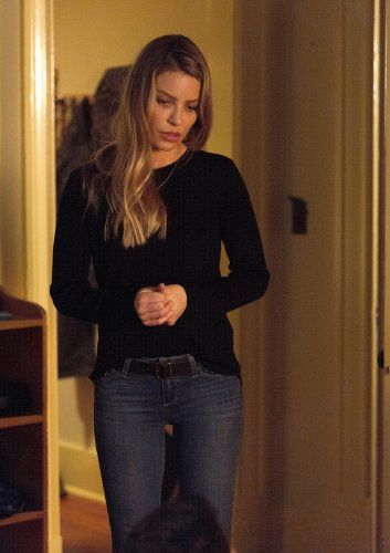 Lucifer • Love Handles #2x12 Chloe Outfit, Stile Harry Potter, Chloe Decker, Tom Ellis Lucifer, Lauren German, Tom Ellis, Eve Outfit, Love Handles, Keds