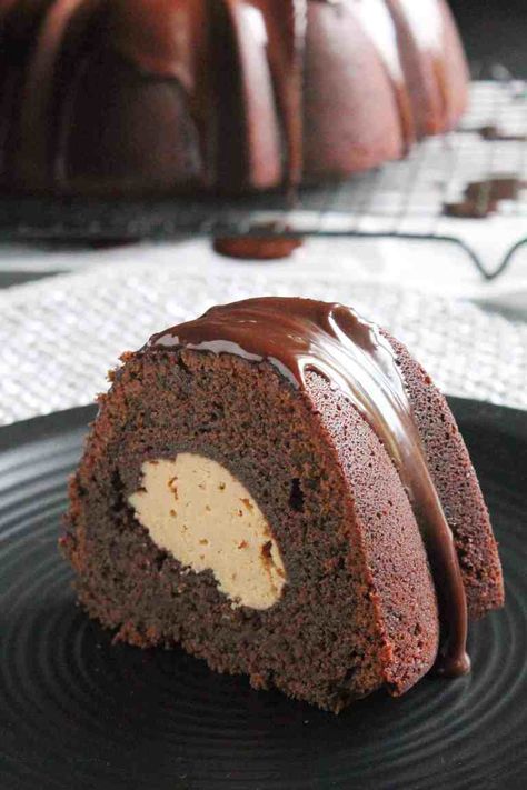 Buckeye Bundt Cake, Bundt Pan Recipes, Cake Printable, Chocolate Bundt Cake, Peanut Butter Cheesecake, Vegetarian Cake, Cheesecake Filling, Peanut Butter Filling, Bundt Cakes Recipes