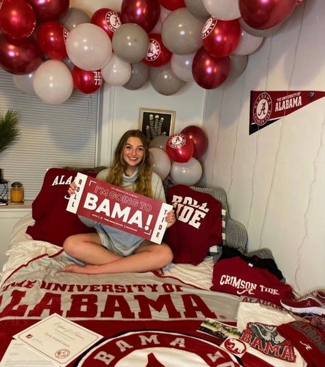 Alabama Football Game, Alabama Crimson Tide Football Wallpaper, College Bed, Alabama State University, Bed Party, Phil Wickham, College Acceptance, Bama Football, Alabama Crimson Tide Football