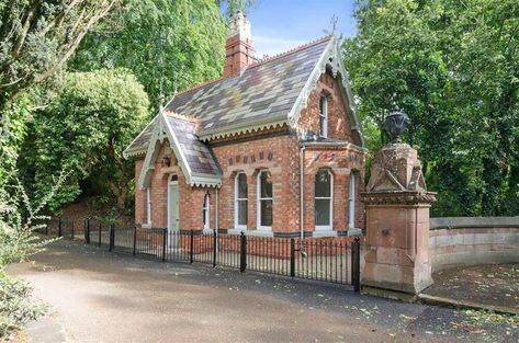 The Irish Gate Lodge - Reimagined — Paul McAlister Architects Irish Cottage Exterior, Gothic Style House, Cool House Ideas, Lodge House, Tiny House Exterior, Gate Decoration, Lodge Homes, Small Tiny House, Irish Cottage