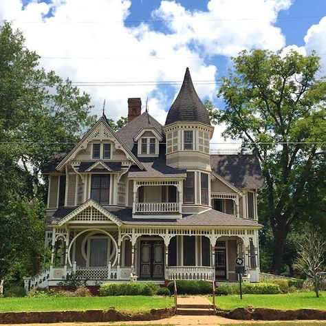 Texas Forest, Victorian Exterior, Pretty Homes, Victorian House Plans, Old Victorian Homes, Victorian Style House, Victorian Style Homes, Victorian Mansions, Forest Trail