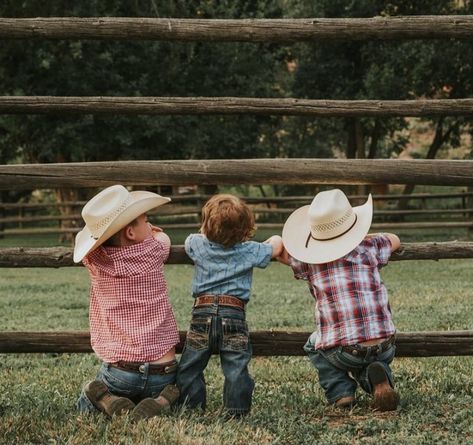 Country Baby Pictures, Long Live Cowboys, I Want A Baby, Western Babies, Dream Life House, Country Kids, Dream Family, Ranch Life, Future Mom