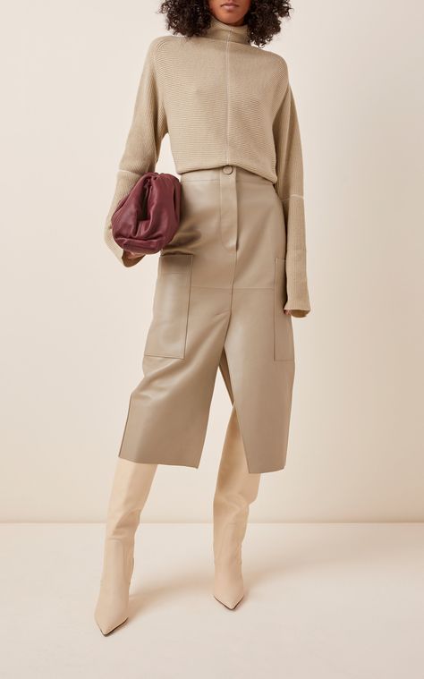 Look Zara, Leather Skirt Outfit, Beige Outfit, Beige Pants, Leather Midi Skirt, Cute Winter Outfits, Skirt Outfit, 가을 패션, Looks Style