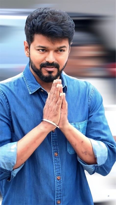 Vijay Photos, Actor Vijay Hd Wallpaper New, Thalapathi Vijay, Funny Faces Images, Arnold Bodybuilding, Vijay Actor Hd Images, Happy Movie, Peaky Blinders Characters, Famous Indian Actors