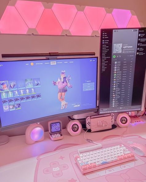 Girly Gaming Setup Aesthetic, Gaming Set Up Girl, Fortnite Gaming Setup, Girly Pc Setup, Gaming Bedrooms, Fortnite Setup, Girly Gaming Setup, Pink Gaming Room, Fortnite Room