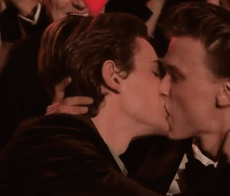 Isak And Even, Evak Skam, Henrik Holm, Tarjei Sandvik Moe, Tarjei Sandvik, Kiss Cam, Isak & Even, Alt Er Love, Skam Norway