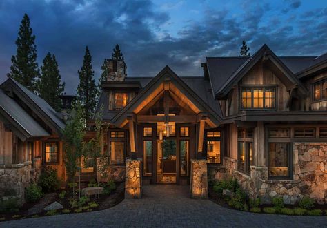 Farmhouse style home offers cozy comfort in California’s High Sierra Mountain Home Exterior, Martis Camp, Casas The Sims 4, Aquarium Design, Lakefront Homes, Log Cabin Homes, Ranch Style Home, Cozy Farmhouse, Mountain Homes