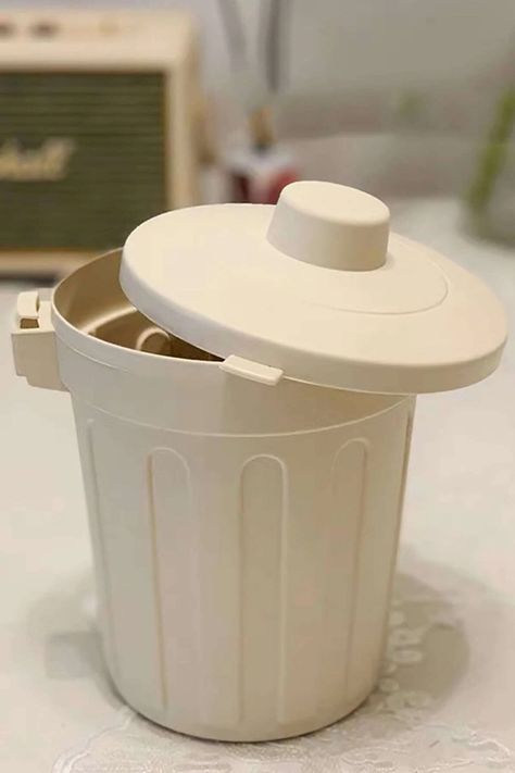 Trash Bin Bedroom, Desktop Trash Can, Mini Trash Can Diy, Aesthetic Trash Can, Cute Trash Can, Teenage Retreat, Desk Trash Can, Mini Trash Can, English Project