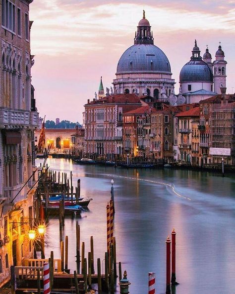 Italija, Venecija Venice Photos, Luxury Collection Hotels, Earth Pictures, Italy Photo, Venice Italy, Best Vacations, Places Around The World, Most Beautiful Places, Travel Around The World