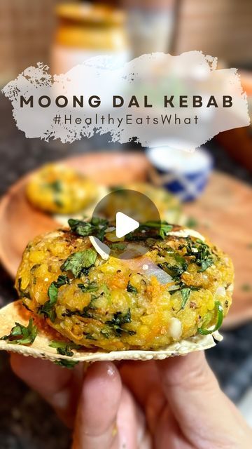 The Excited Cook & Traveller on Instagram: "Moong dal kebabs 🌿😋  For the days, you don’t feel Like having your regular roti sabji, make these kebabs. So yum and so healthy, you can have 3-4 in one go that too totally guilt free. How cool no!  Let’s see the recipe. Ingredients  1 cup soaked moong dal, boiled to 1 whistle 2 tsp oats powder or roasted besan 1/2 onion, chopped 1/2 carrot, grated 1 tsp ginger chopped 2 green chillies, chopped Handful of fresh coriander leaves Salt & pepper  1/2 tsp cumin powder  1/2 tsp amchur powder  2 tsp crushed peanuts 1-2 tsp Ghee 1 cup water  Method 1. Soak moong dal overnight or for 2-3 hours. Boil it for 10 min. Now add it to a chopper. Remember to drain all the water before adding to the chopper. You can use its water for making soup or while making Oat Recipes Healthy Breakfast, Green Moong Dal Recipe, Healthy Vegetarian Snacks, Diwali Recipes, Indian Appetizers, Spicy Snacks Recipes, Eggless Recipes, Breakfast Recipes Indian, Diwali Food