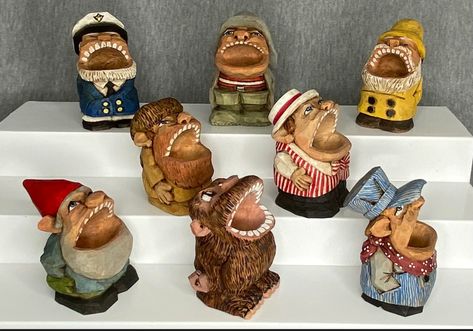 Whimsical Carvings, Whittling Ideas, Dad Crafts, Gnome Pictures, Simple Wood Carving, Wood Carving For Beginners, Christmas Stencils, Wood Carving Patterns, Toothpick Holder