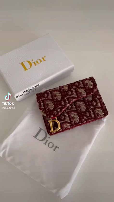 Cart Holder Wallet, Card Holder Wallet Aesthetic, Designer Card Holder Wallet, Aesthetic Card Holder, Card Holder Aesthetic, Dior Saddle Wallet, Cute Wallets For Women, Dior Card Holder, Luxury Card Holder